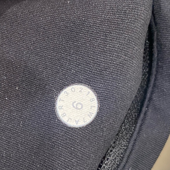 Lululemon Black Speed Up Short *2.5" - Picture 5 of 5